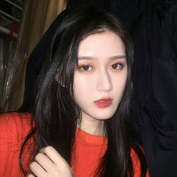 女子乘自动扶梯上楼半个身子突然被“卷入”，消防紧急救援