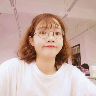 女子高楼扔子悲剧：事发前，她把孩子抱起来“亲了一下”